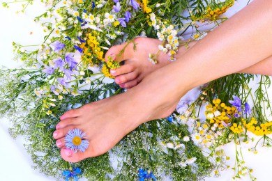 Грибок ногтей на ногах: симптомы и методы лечения