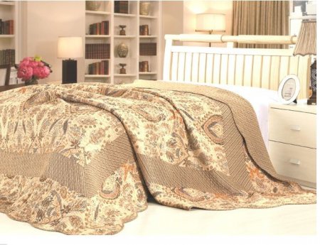 Одеяла и покрывала для кровати: виды и характеристики