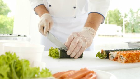 Заказ суши: история популярной услуги